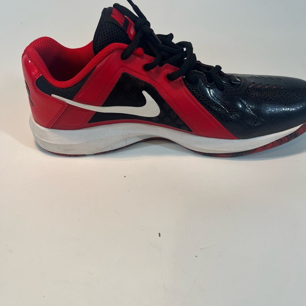 Nike Air 719924-004 Shoe Men's Size 10  Red & Black Mavin Basketball Low Leather - Picture 12 of 12